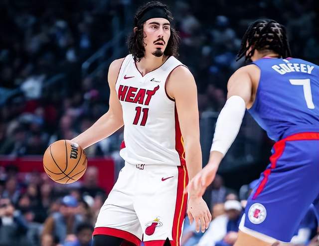 里程碑夜！菲尼克斯太阳状态回暖；德国杯冲刺阶段刷纪录；更衣室稳定；团队化学反应显著的简单介绍